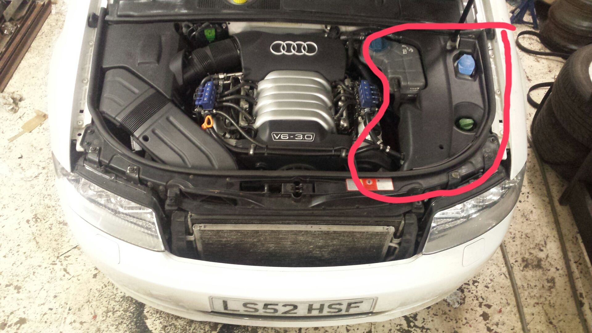 Can yoy get a right hand engine bay cover on the C5 A6/S6